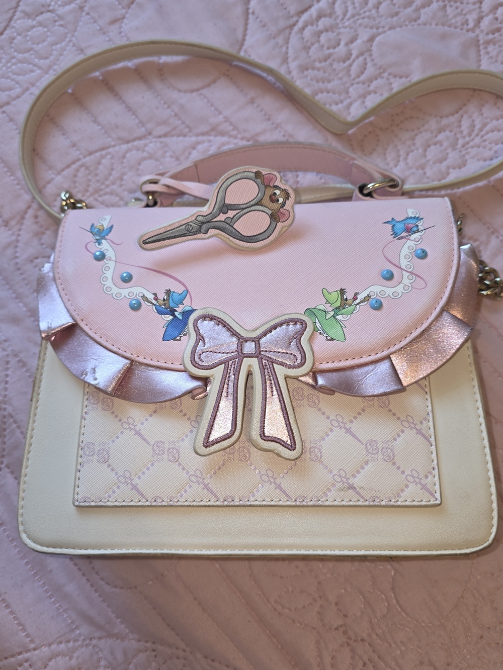 Women’s Pink Bow Accent Crossbody Bag